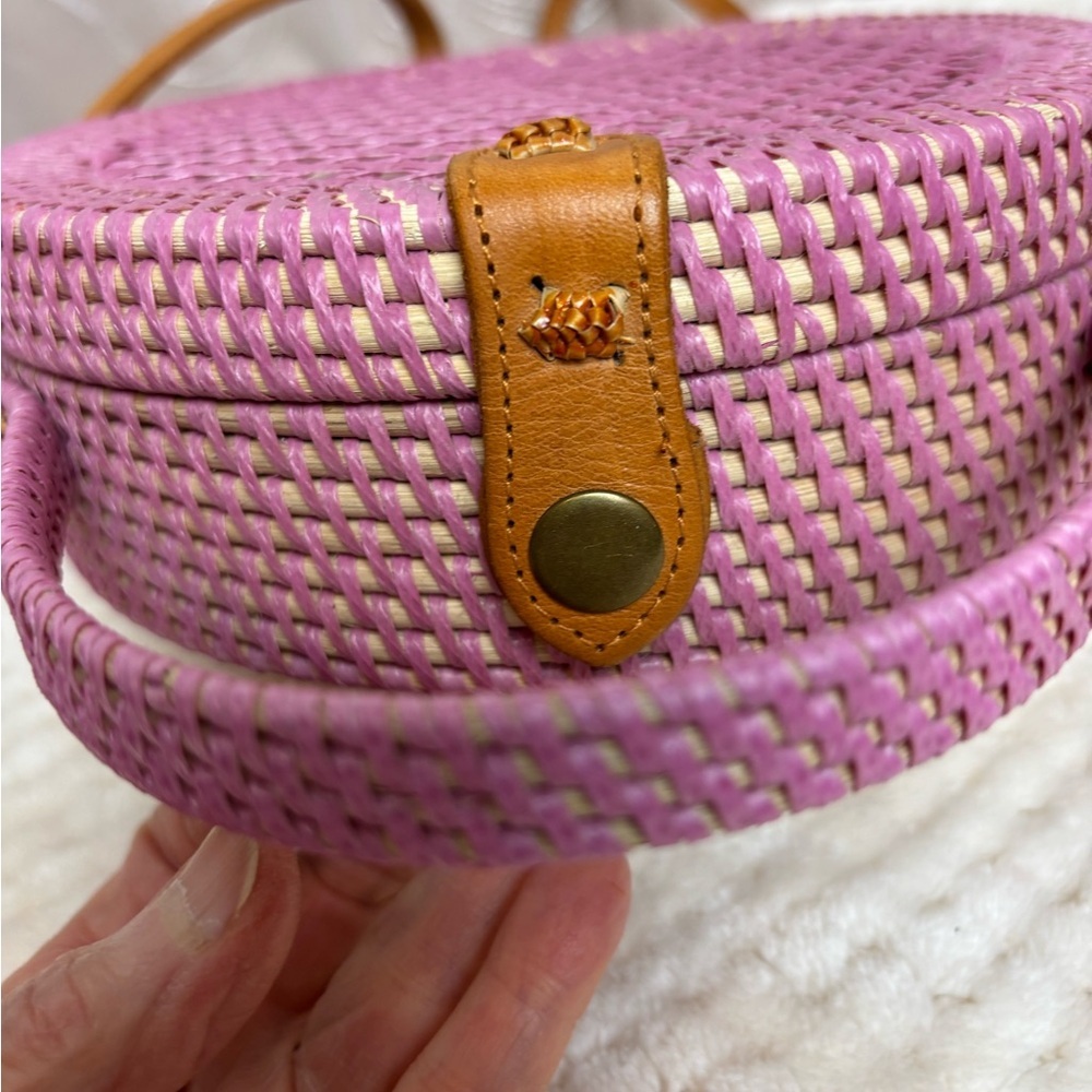 Atabali Rattan Vegan Round Crossbody Purse - Picture 8 of 15